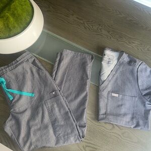 Figs Gray Scrub Set with Teal Tie